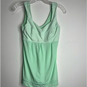 LULULEMON TAME ME Womens Tank Top 
Sz 4 Green Micro Stripe Bra Drawstring